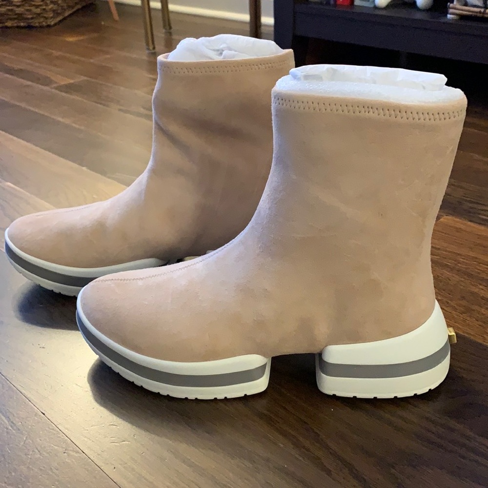 Stuart Weitzman Bootie